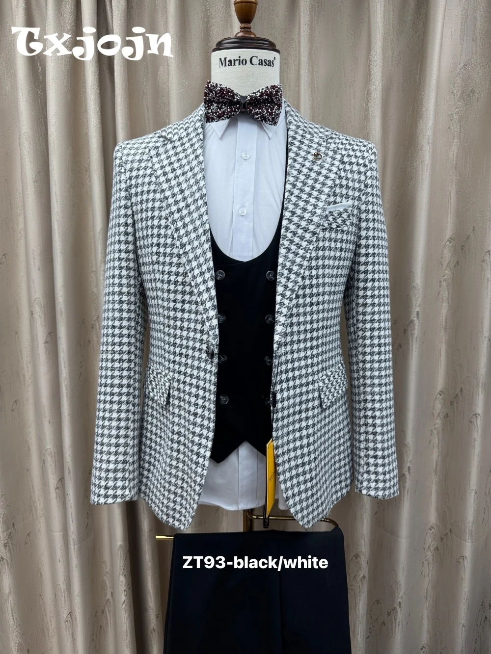 طقم بدلة رجالي أنيق باللونين الأبيض والأسود موضة 2026 سترة رسمية عصرية واحدة الصدر سترة وسراويل لحفلات الزفاف