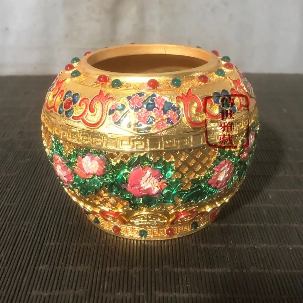 Filial brass gold-plated vase for high-end home decoration featuring dragons and phoenixes
