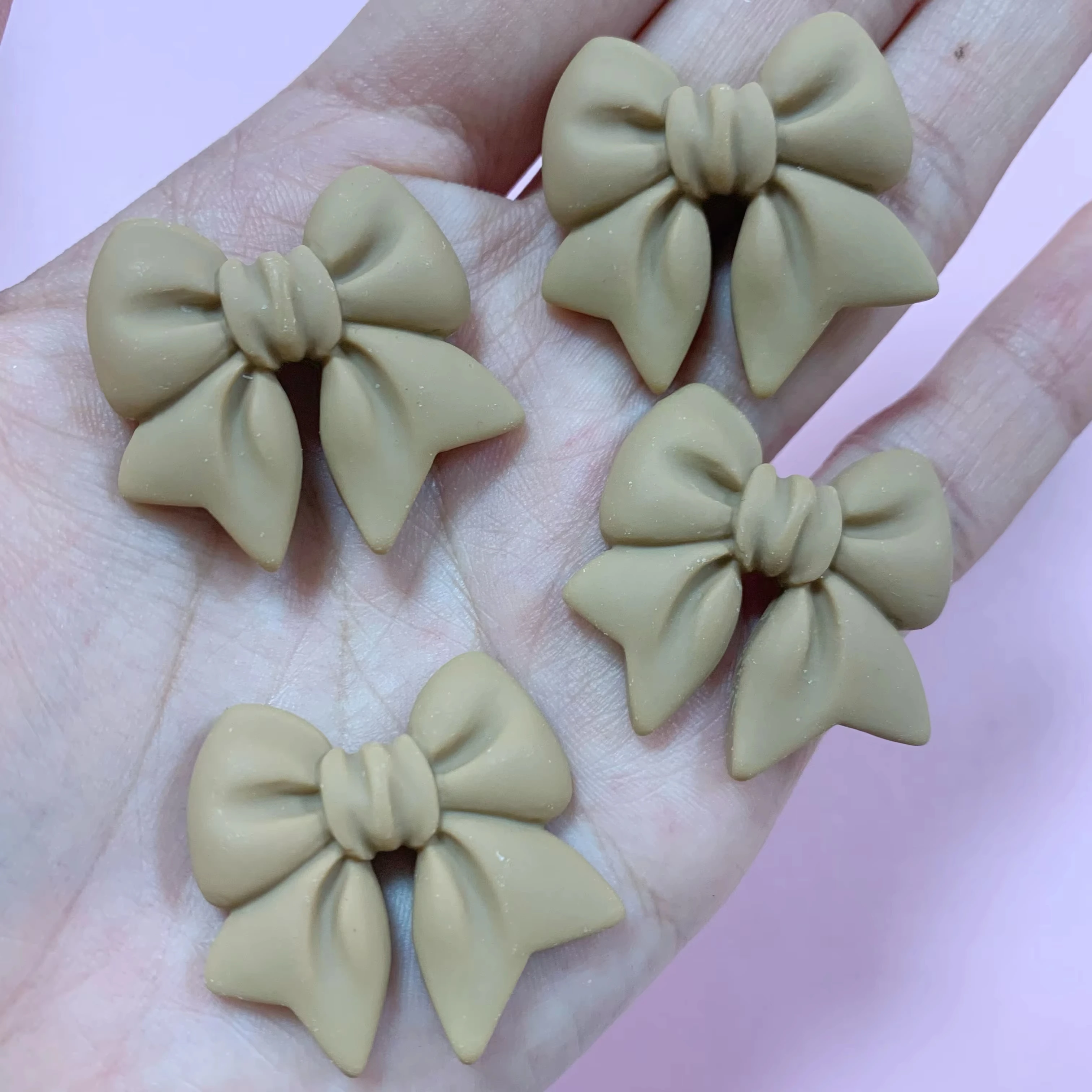 10 قطعة Kawaii y2K بلون الوردي الوردي الأحمر القوس زخرفة الراتنج فراشة اكسسوارات غير المرغوب فيه جراب هاتف مرآة سماعة الزينة