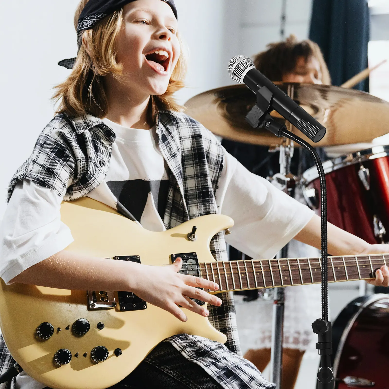 

Комплект из 1 шт. напольной микрофонной стойки-трипода: устойчивая металлическая подставка для микрофона для записи, стриминга, трансляций и использования на сцене