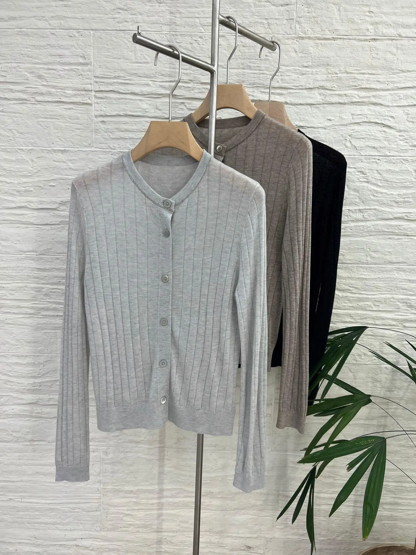 

Women's casual fashionable round neck sparkling wool cardigan