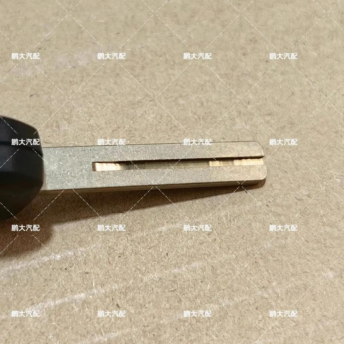 SAIC Maxus G10 Automotive Key Blanks, G50 EV30 Ignition Key, Remote Smart Key (Genuine OEM) – Compatible with D90/G20 Models