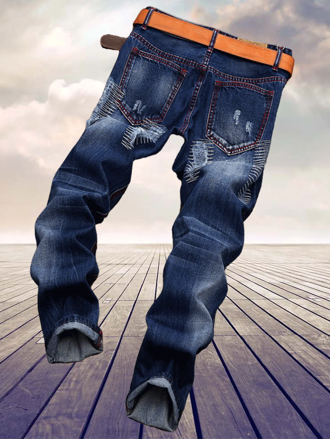 Tendenza giovanile americana per realizzare jeans dritti da uomo vecchio