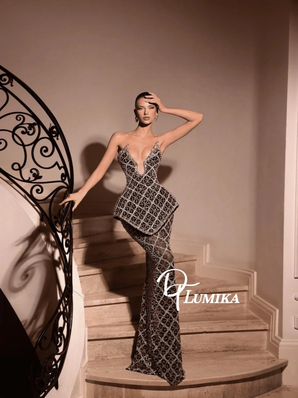 

2026 New Luxury Silver Evening Dress With Sequin Grid Sexy Deep V Neck Customized Prom Gown Formal Occasions Banquet Wear