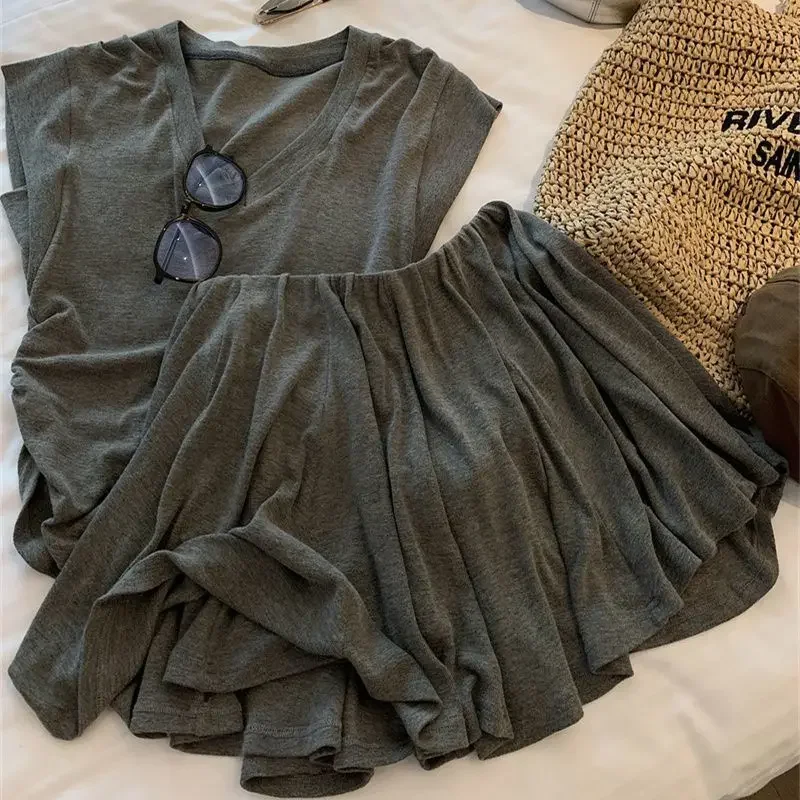 

Gagaok Casual Two Piece Sets Korean Style Knitted Skirt Set Women Summer V-neck Short Sleeved T-shirt Top+A-line Pleated Skirt