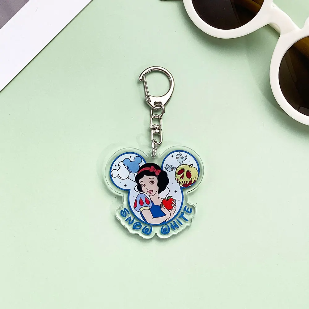 ديزني سنو وايت والأقزام السبعة سلسلة مفاتيح مصنوعة من الأكريليك كيرينغ المساعدون حقيبة كرتونية قلادة لطيف سيارة سحر الأصدقاء المشجعين هدية