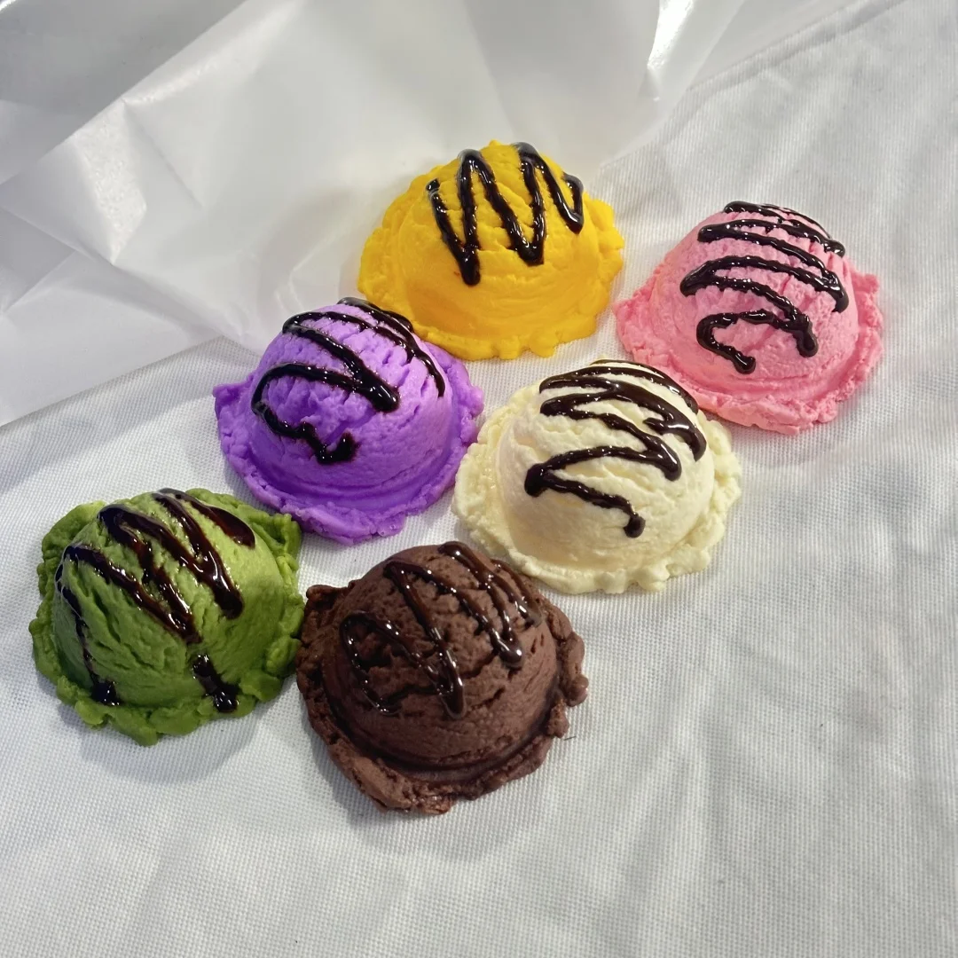 

One Scoop Of Ice Cream Faux Food Model Party Decoration Strawberry ASMR Ball with Chocolate Sauce Cute Sound Pvc Solid DIY Edge