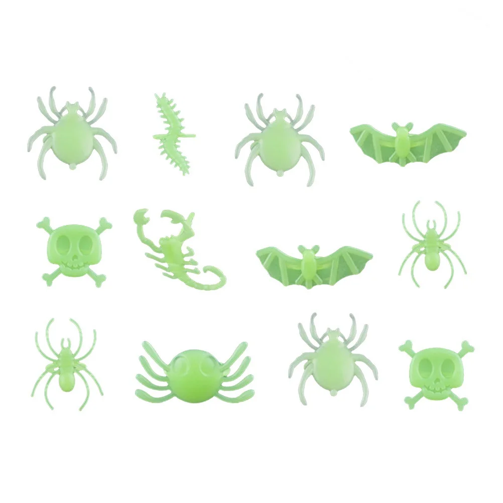

12Pcs Halloween Skull Spider Plastic Rings Light Up Finger Rings for Party Costume Ghost Festival Halloween Plastic Ring
