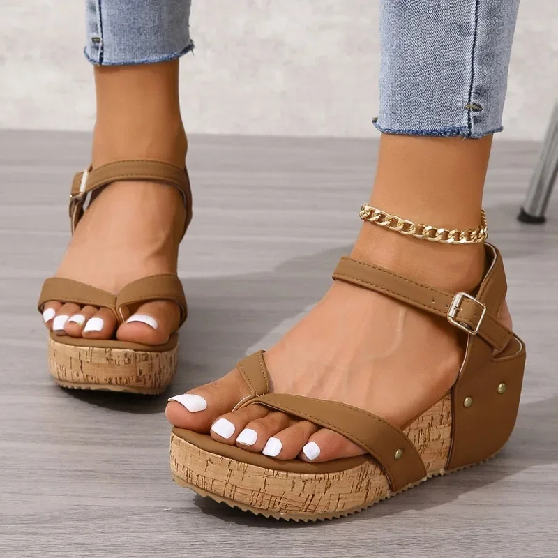 

‌2025 Summer Women's Rome Thong Sandals with Platform Buckle Strap Studded Flip-Flops for Beach & Daily Wear Plus Size Sandals