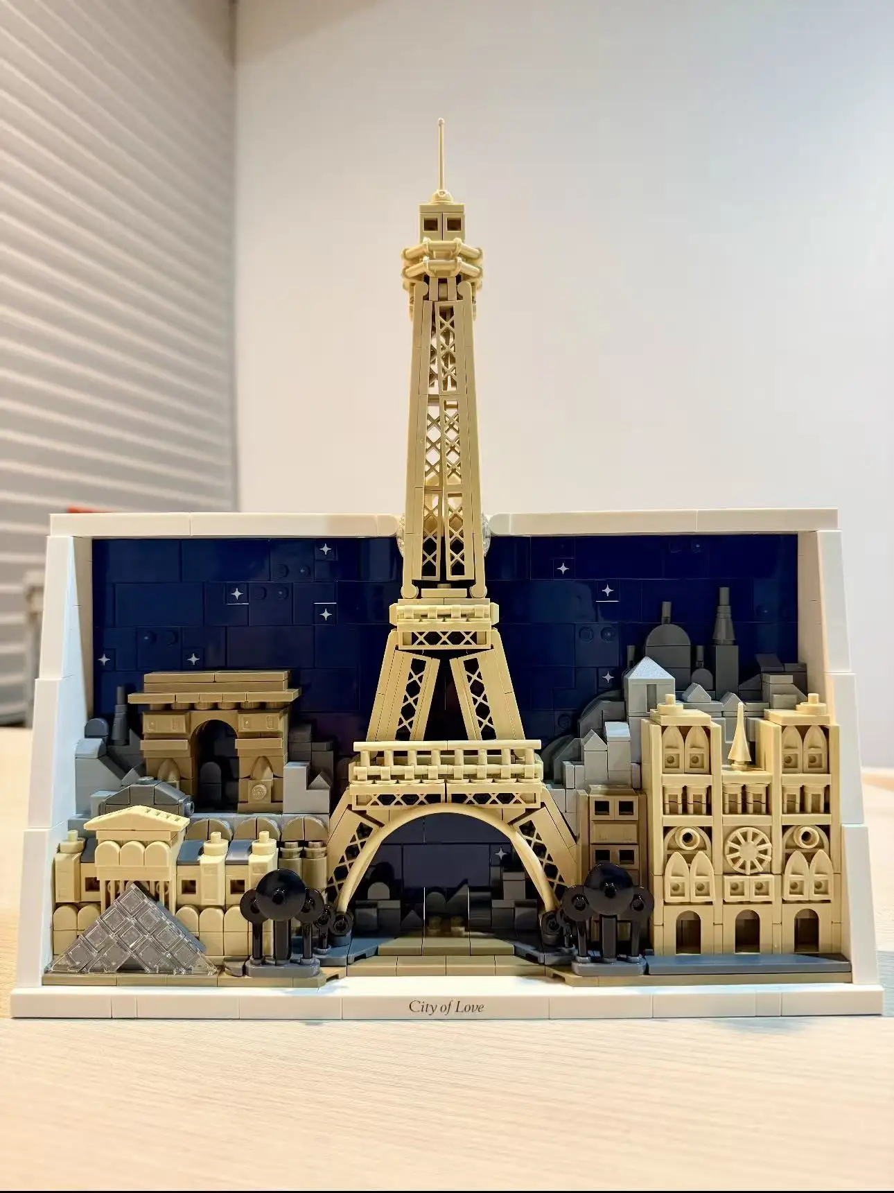 Nouveau modèle 2026 : Blocs de construction Paris, la ville d'amour – Jouets pour enfants, cadeau de Nouvel An et d'anniversaire