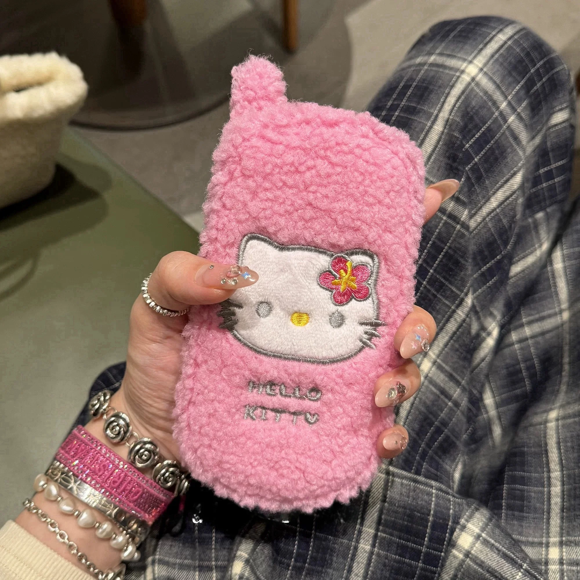 Luxury Plush Phone Hello Kitty Mirror What About Cashmere Wool Warmth Phone Case For iPhone 13 14 15 16 Pro Max Flip KT furry