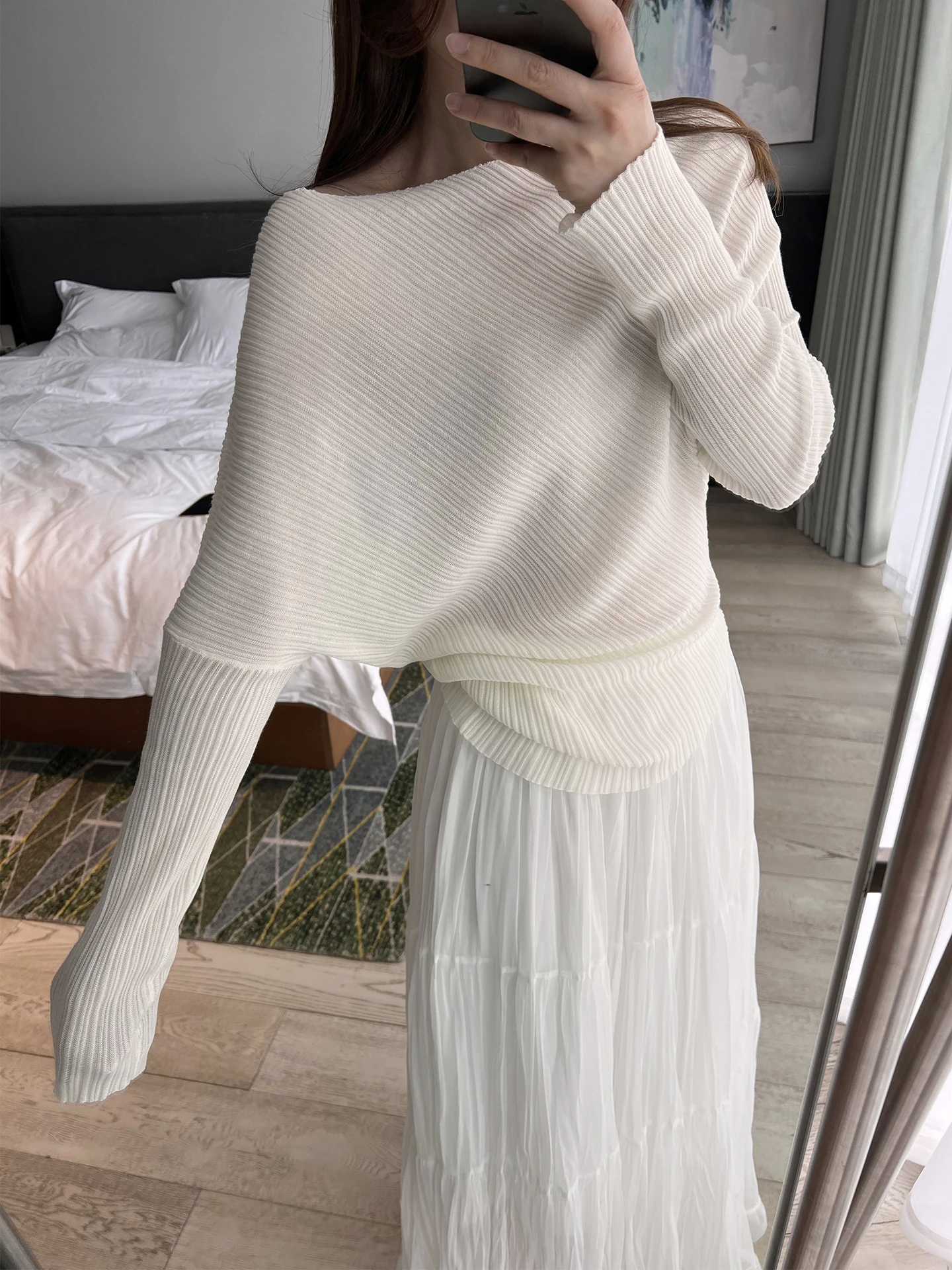 

Женский вязаный свитер Momo Big Sister Gentle Style на одно плечо, однотонный, приталенный, с рукавами «летучая мышь», новинка 2026, белый, облегающий крой