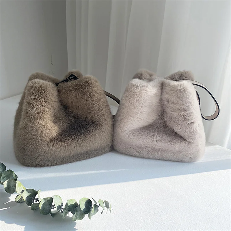 Luxury Designer Tramp Shoulder Bag Plush Evening Wear Handbag Purse Imitation Mink Fur Purse And Handbag Tramp Bag