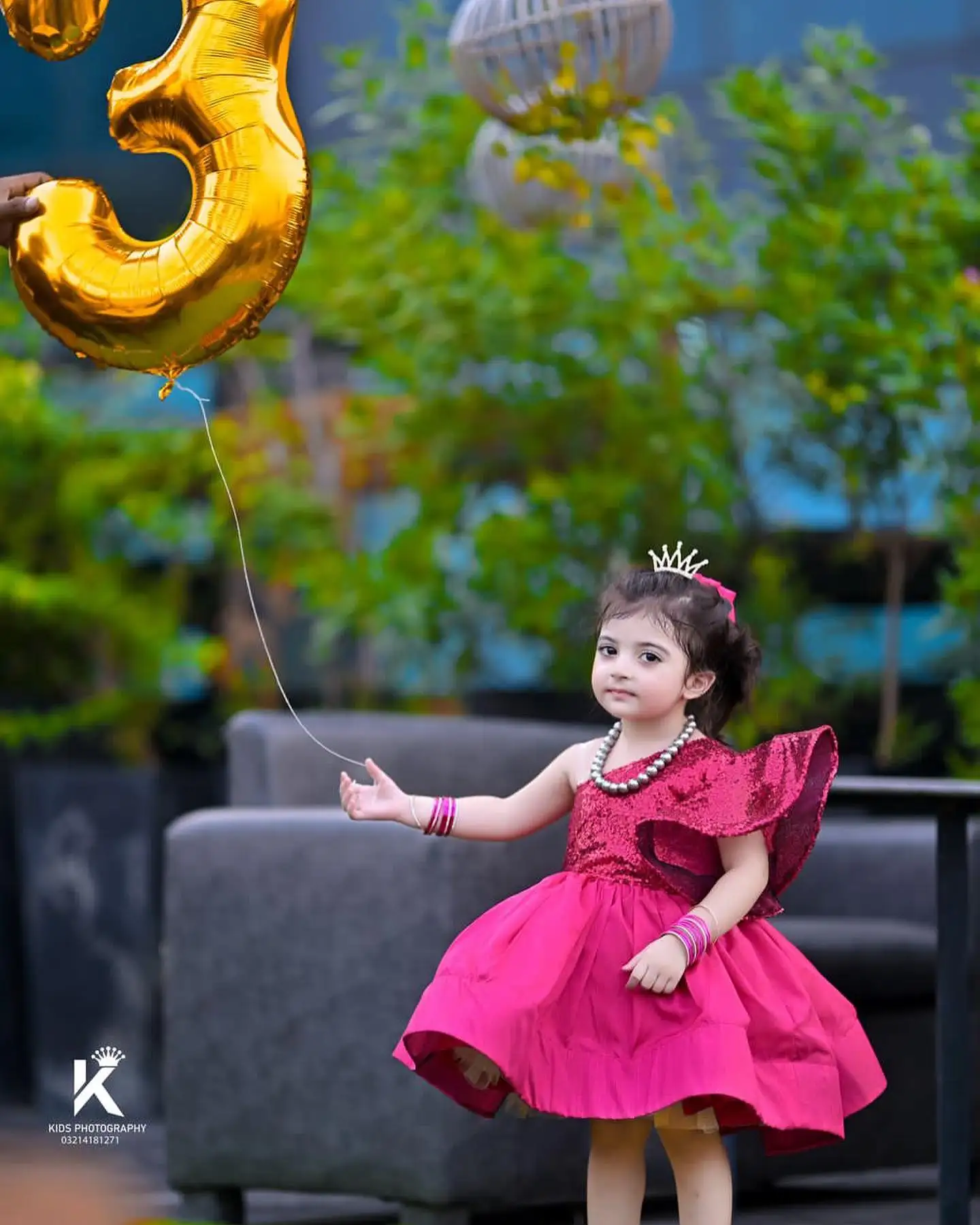 Fuschia abiti da ragazza con una spalla per servizio fotografico paillettes Flower Girl abiti da festa di compleanno Ruffles abiti corti da sposa per gli ospiti