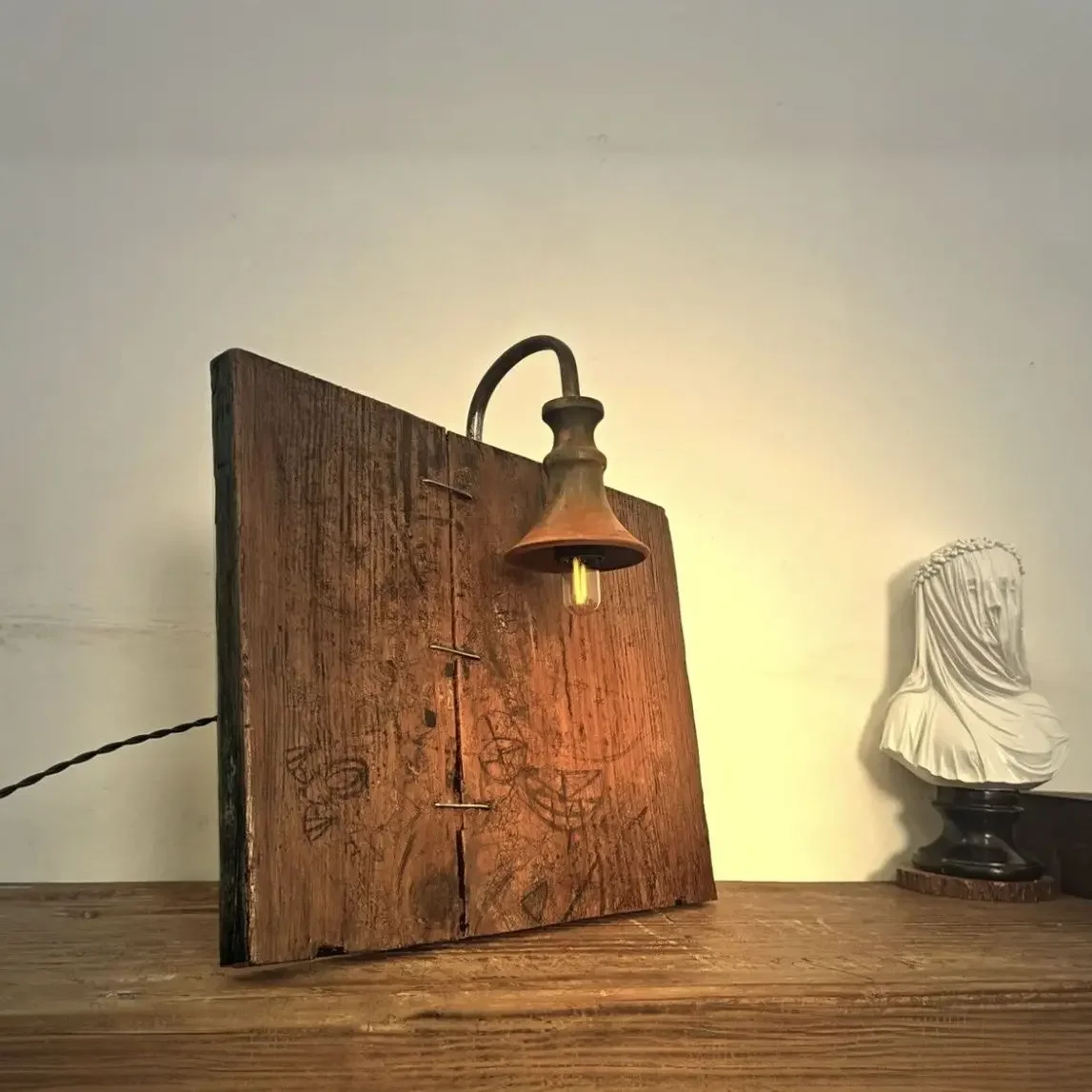 Vintage Aged Wood Wall Lamp with Calendar Hanger, Medieval & Japanese Style Decor Light for Homestay Desktop Room Decor