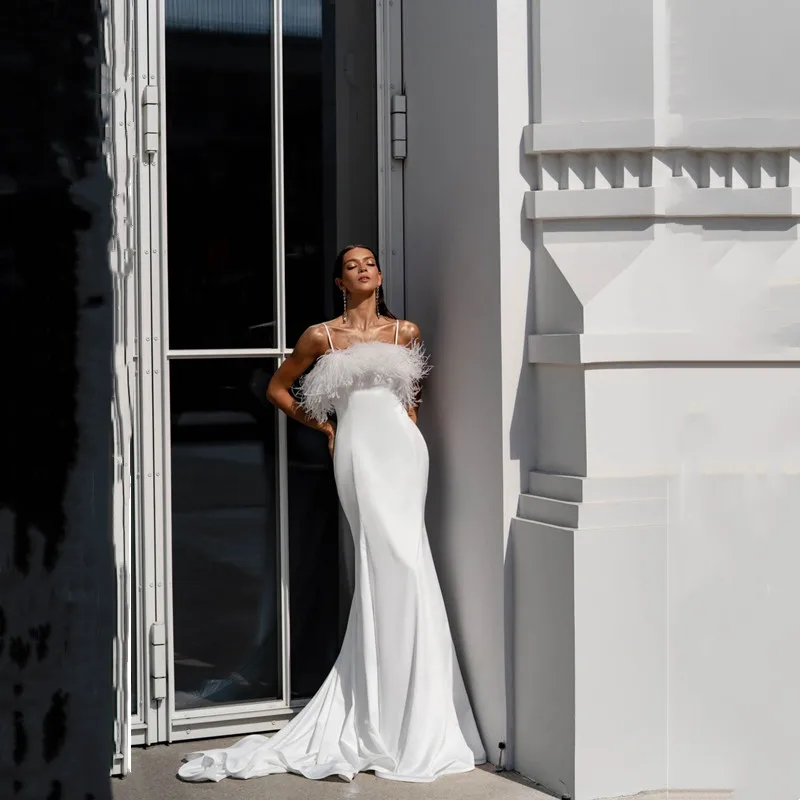 

Simple Mermaid Satin Wedding Dress Sexy Spaghetti Straps Sleeveless Pleated Feathers Strapless Bride Gown Backless Customized