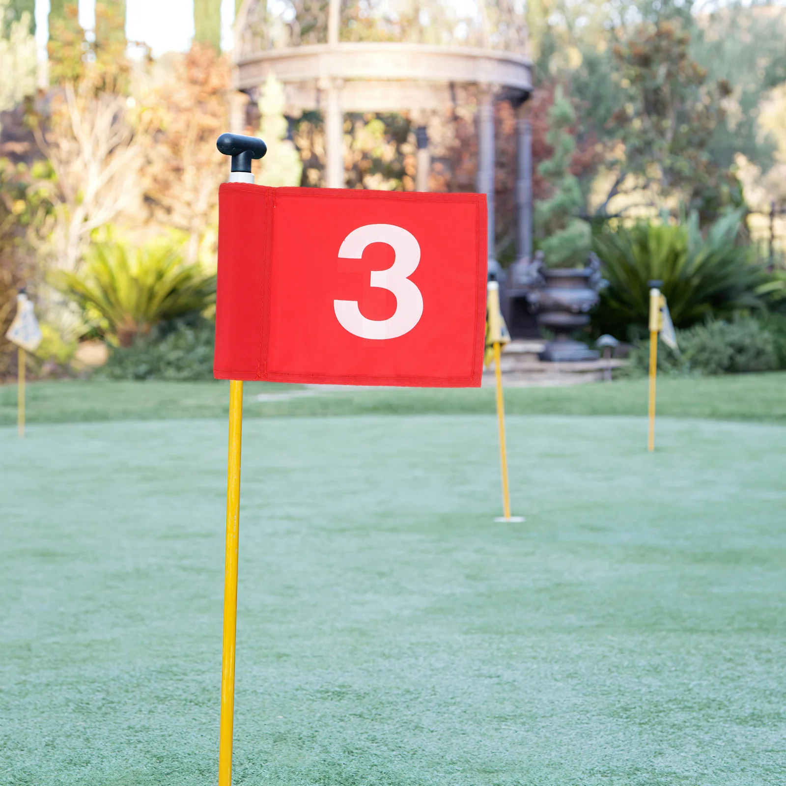

3Pcs Golf Flags Wear-Resistant Nylon Numbered Practice Training Flags Portable Yard Putting Course Supplies Golfing Tools
