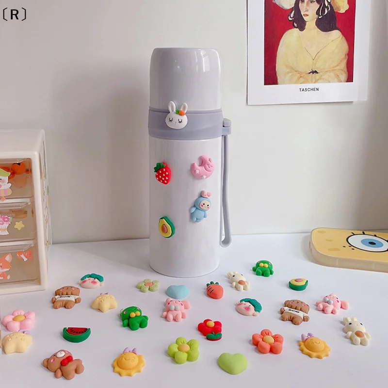 、1Rṁ50Pcs Mignon Dessin Animé Résine Gemmes 3D Charmes pour Nail Art Acrylique Ongles Manucure Décor Bouteille D'eau Tasse Cheveux Accessoires BRICOLAGE