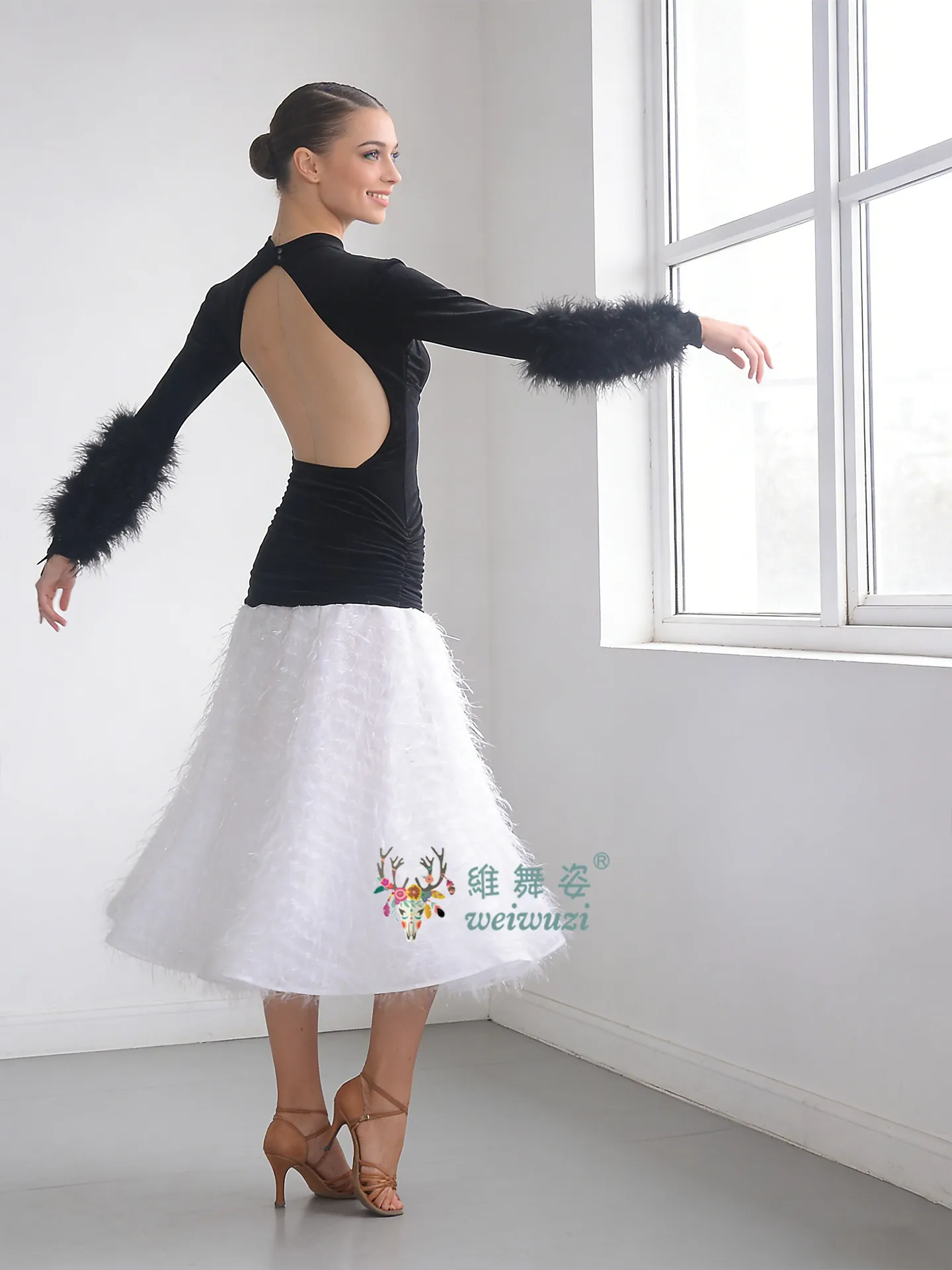 Nationale Standardmäßige Moderne Tanzkostüme für Damen, Rückenfreies Samtkleid mit Großer Schwingende, Walzer-Wettbewerbskleid – Detail 2