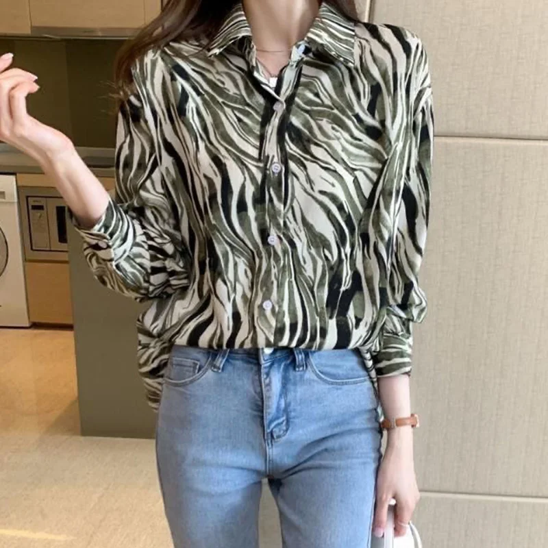 Autumn 2024 New Casual Korean Buttons Turn-down Collar Long Sleeve Blouse Femme Fashion Printing Women\'s Shirt Office Lady Tops