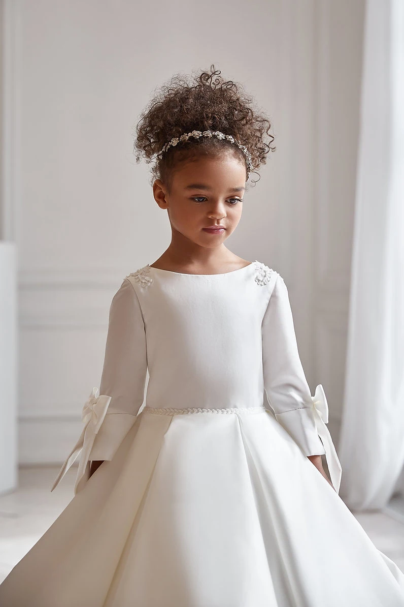 Vestido de flores de satén blanco para boda, manga larga, hasta el suelo, con lazo, fiesta para niños, primera comunión, cumpleaños, baile