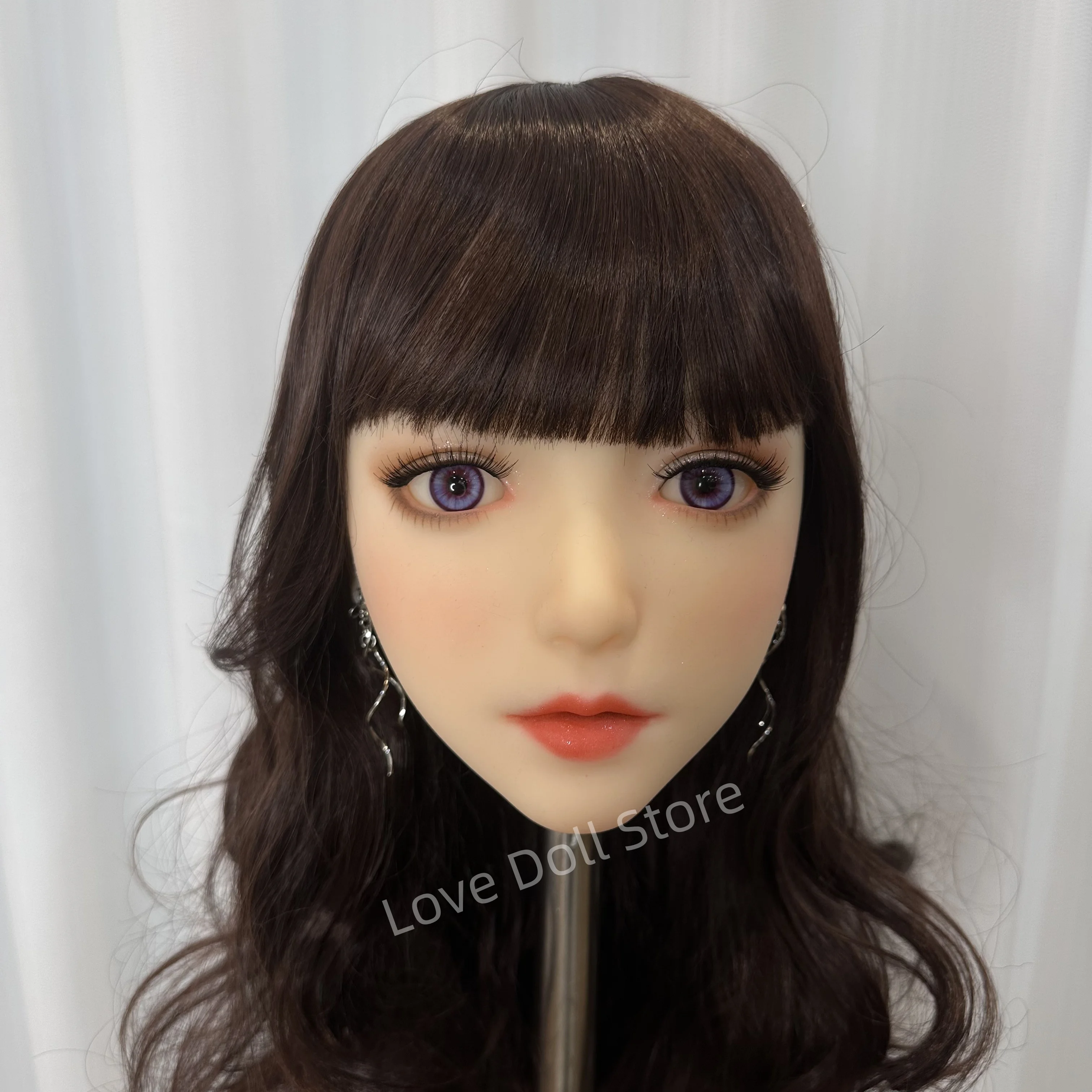 

1:1 Lifelike TPE Dummy Head, Model W22 with M16 Screw Interface, With Matching Wig and Pupils, Makeup Washable-1304