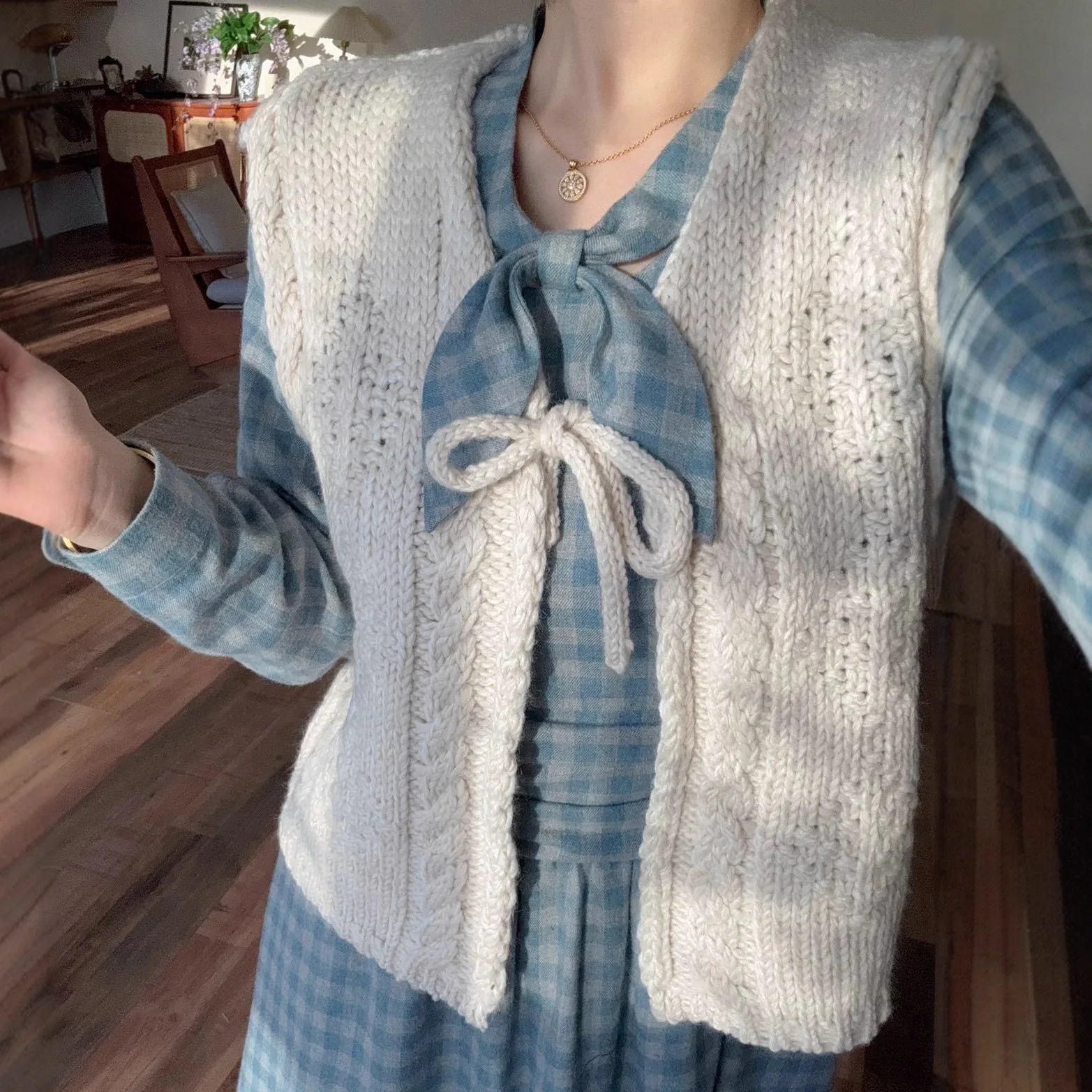 

Women Cable Knitted Cardigan Sweaters Y2k Jumpers Lace Up V Neck Sleeveless Loose Fit Casual Office Lady 2025 Autumn Winter