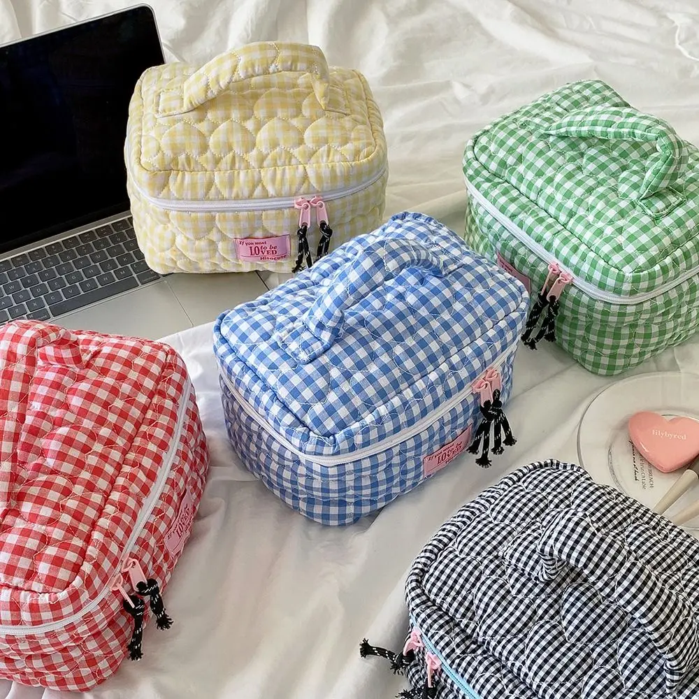 New Fresh Grid Makeup Bag Quilted Love Design Handheld Cosmetic Pouch Toiletries Bag Home