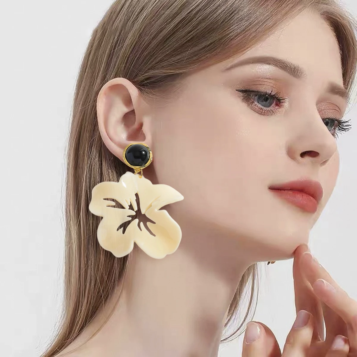 

ZAA Trendy Flower Button Earrings For Women Exaggerated Acrylic Hollow Flower Dangle Jewelry Suitable for Summer Holiday Banquet