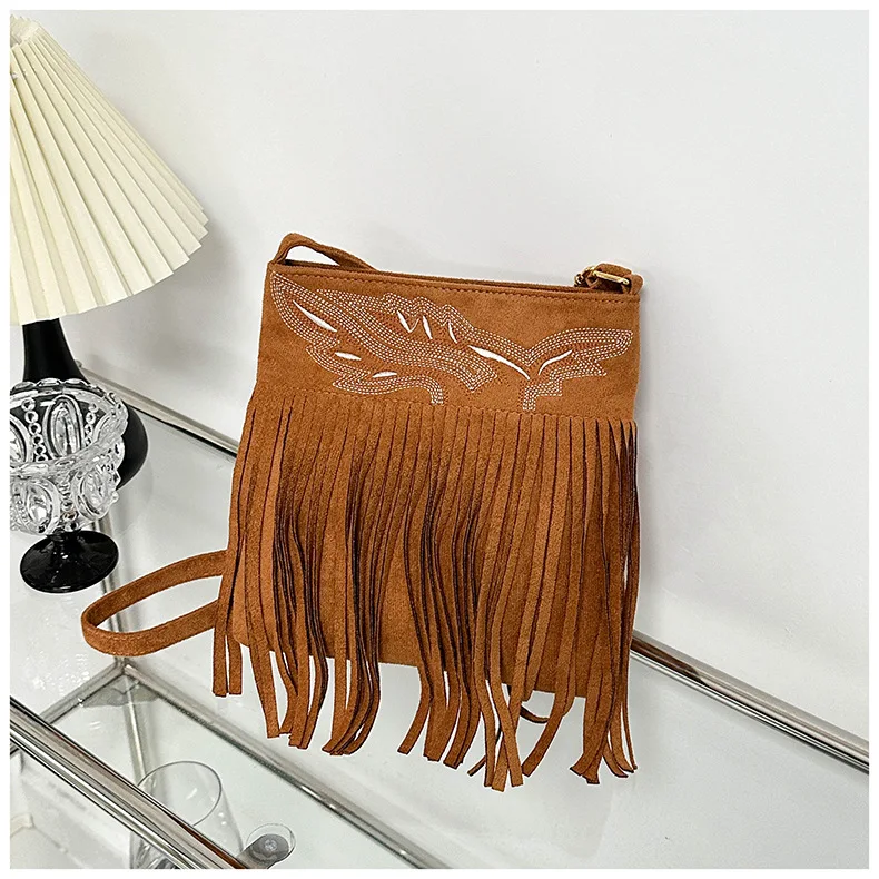 Fashionable Unique Shoulder Bag Bohemian Fringe Matte Finish Vintage Western Cowboy Style Women's Handheld Crossbody Bag