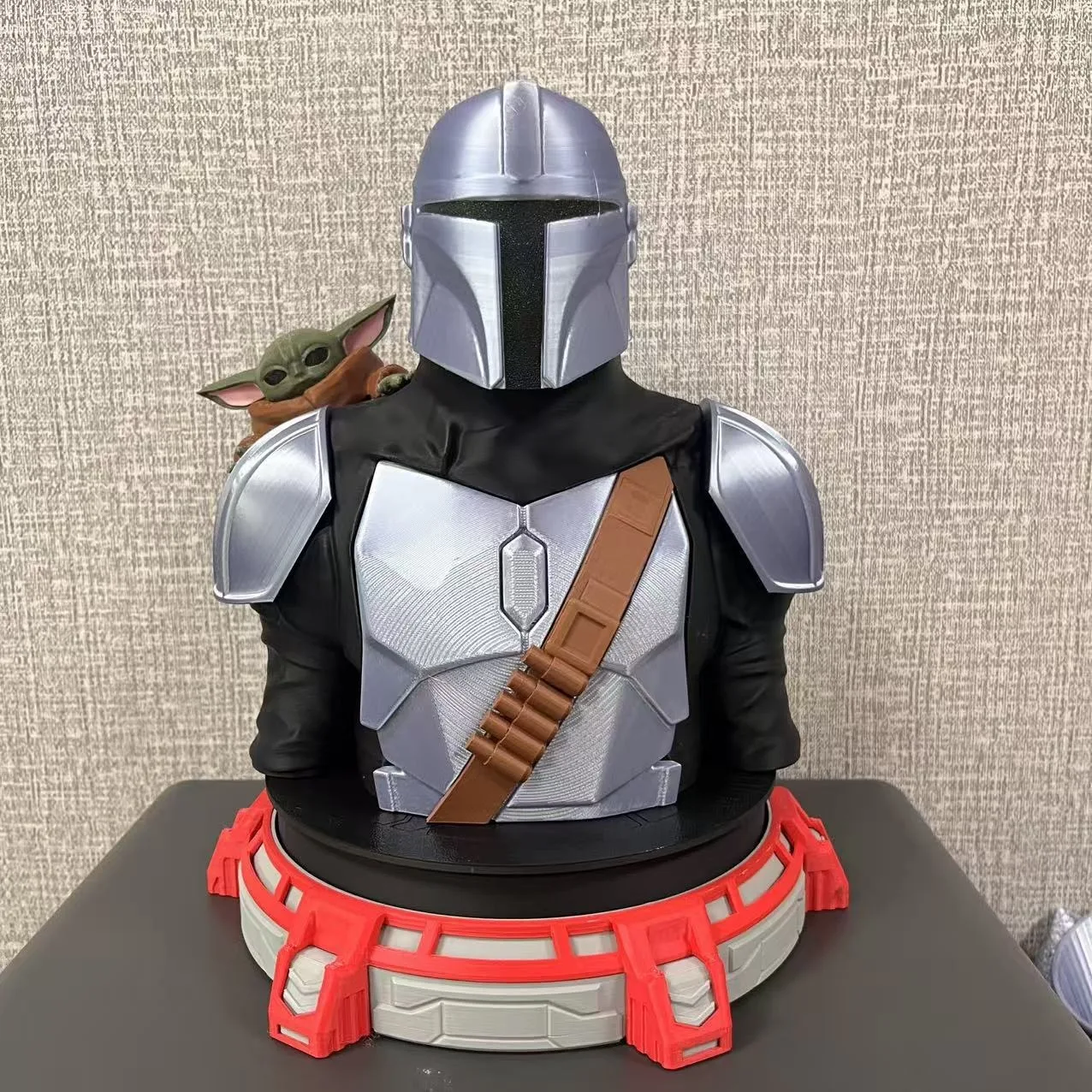 超強力な新作スターウォーズ発売記念ヘルメット（ヨーダポップコーンオーナメント付き）