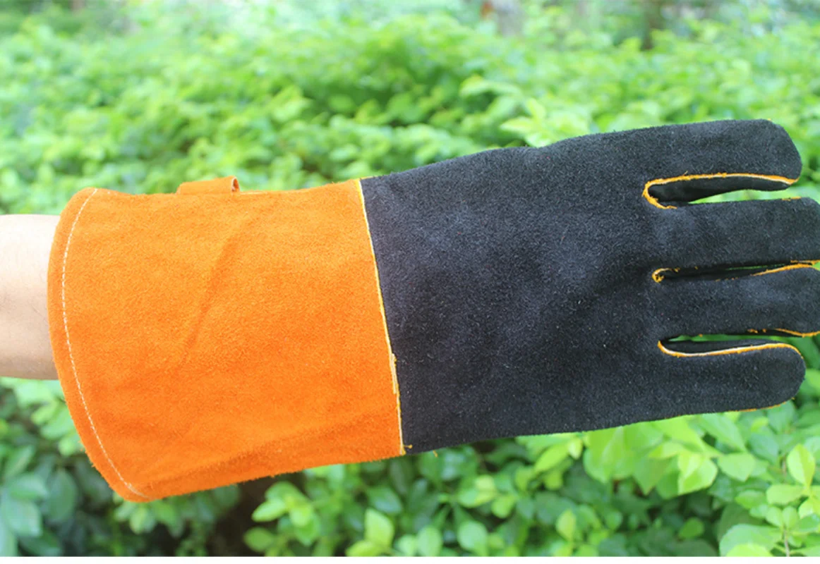 1 Pair Leather Welding Protection Gloves Heavy Duty Black Welding Gauntlets Welders Cowhide Gloves Protect Supplies