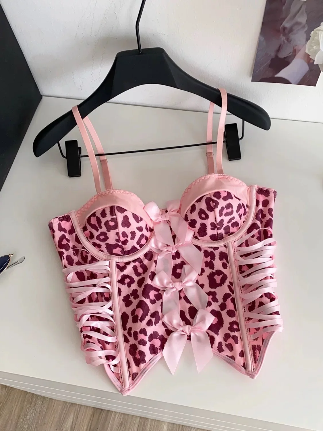 

Sweet and sexy pink leopard print lace-up slimming tank top, stylish bow tube top corset, rave party attire.