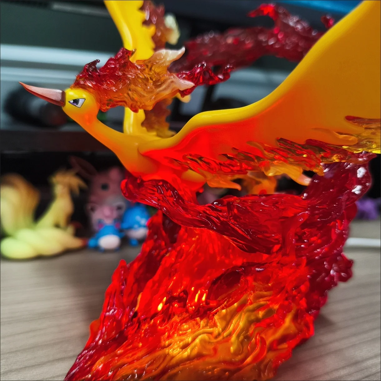 モルトレスフィギュアポケモン伝説の鳥発光アニメモデル像デスクトップ装飾飾りコレクション誕生日ギフト