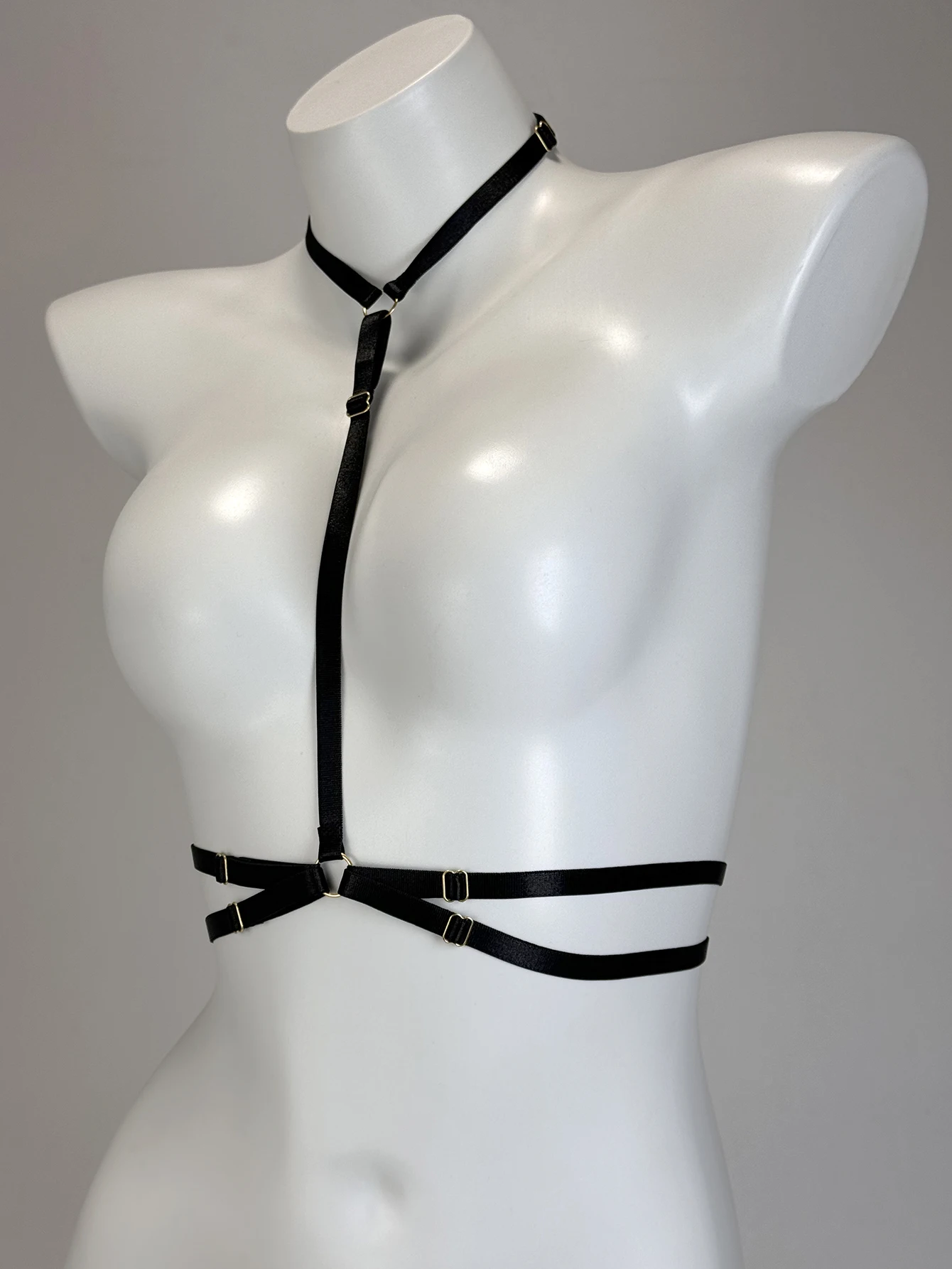 유럽과 미국 스타일의 섹시한 란제리, 속이 빈 디자인, 클럽 활동을 위한 베이스 레이어로도 사용 가능합니다. 섹시한 베스트 스타일과 유사합니다.