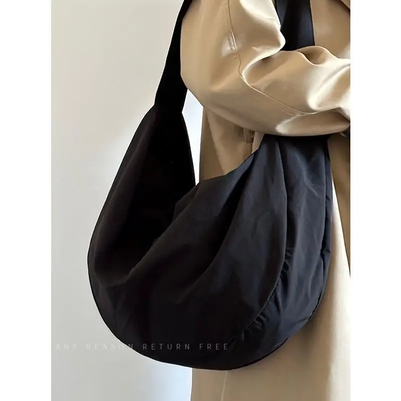 Trendy Fashionable Shoulder Bags Wrapped with Dyed Nylon Canvas Bag Large Capacity Single Shoulder Crossbody Hobos Bag