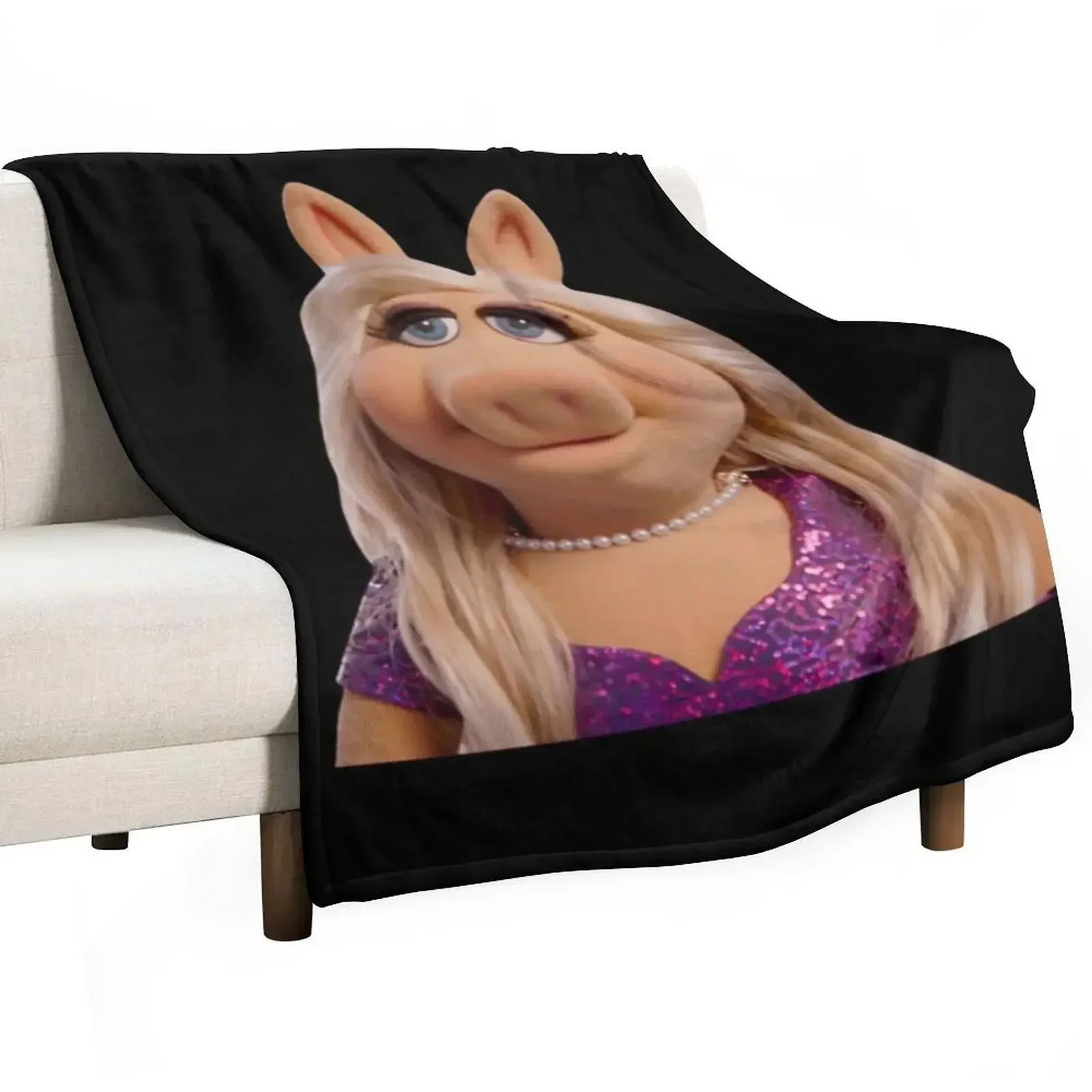 

Miss Piggy Throw Blanket Plaid on the sofa Thins Blankets