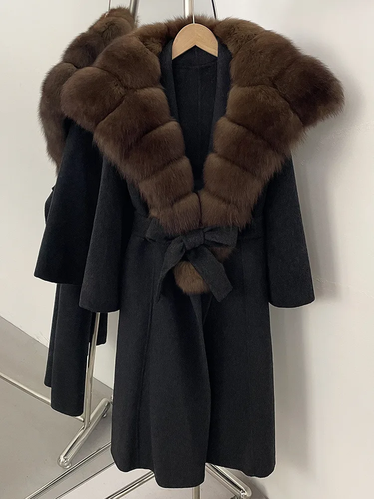 Elegancki damski płaszcz z mieszanki wełny w kolorze burgundowym, z futrzanym kołnierzem szalowym, paskiem i wiązaniem w talii, długi rękaw, odzież wierzchnia zimowa ZM4216