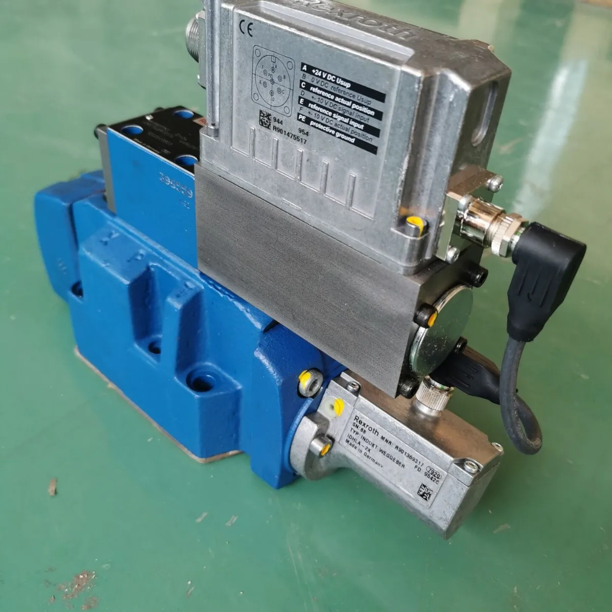 

Pilot operated proportional directional valve 4WRL series 0811404405