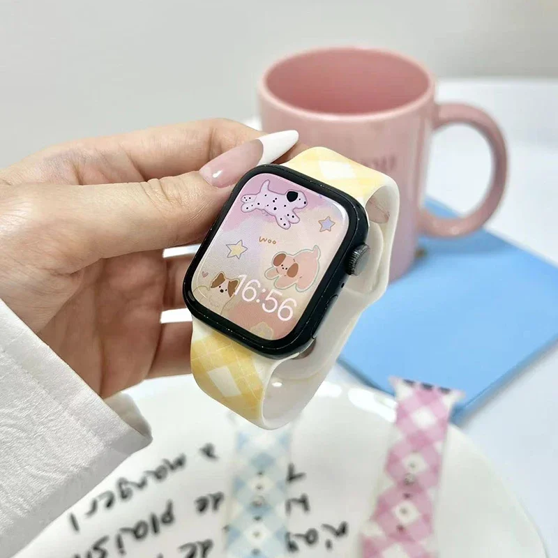 Ремешок силиконовый в клетку для Apple Watch Series 7 Correa 45 мм 41 49, женский спортивный браслет для Iwatch 9 8 6 SE 5 4 38 мм 40 мм 42 44