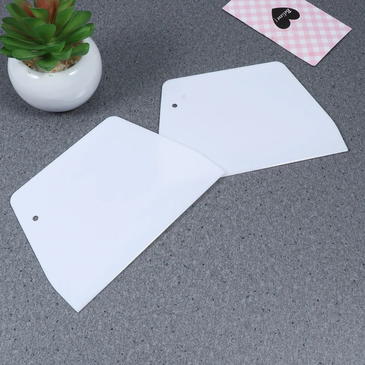 

20Pcs Flexible Plastic Dough Scraper Kitchen Spatula for Baking Pastry Cream Cutting Multipurpose Plastic Dough Scraper