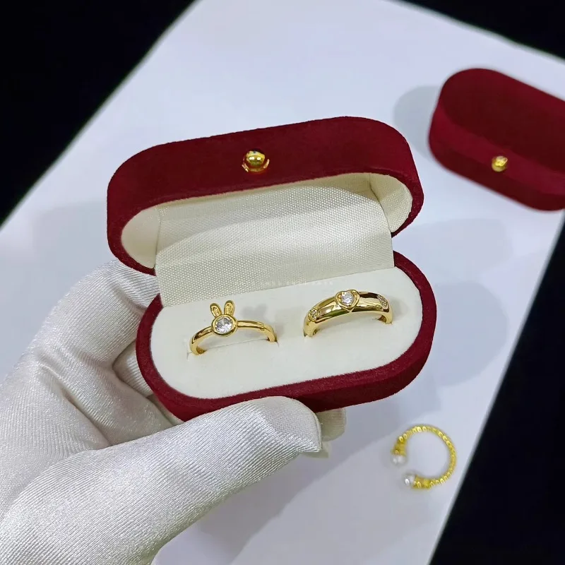 Exquisite Retro Velvet Ring Box Luxury Proposal Diamond Jewelry Case Wedding Couple Ring Box Wedding Shooting Prop