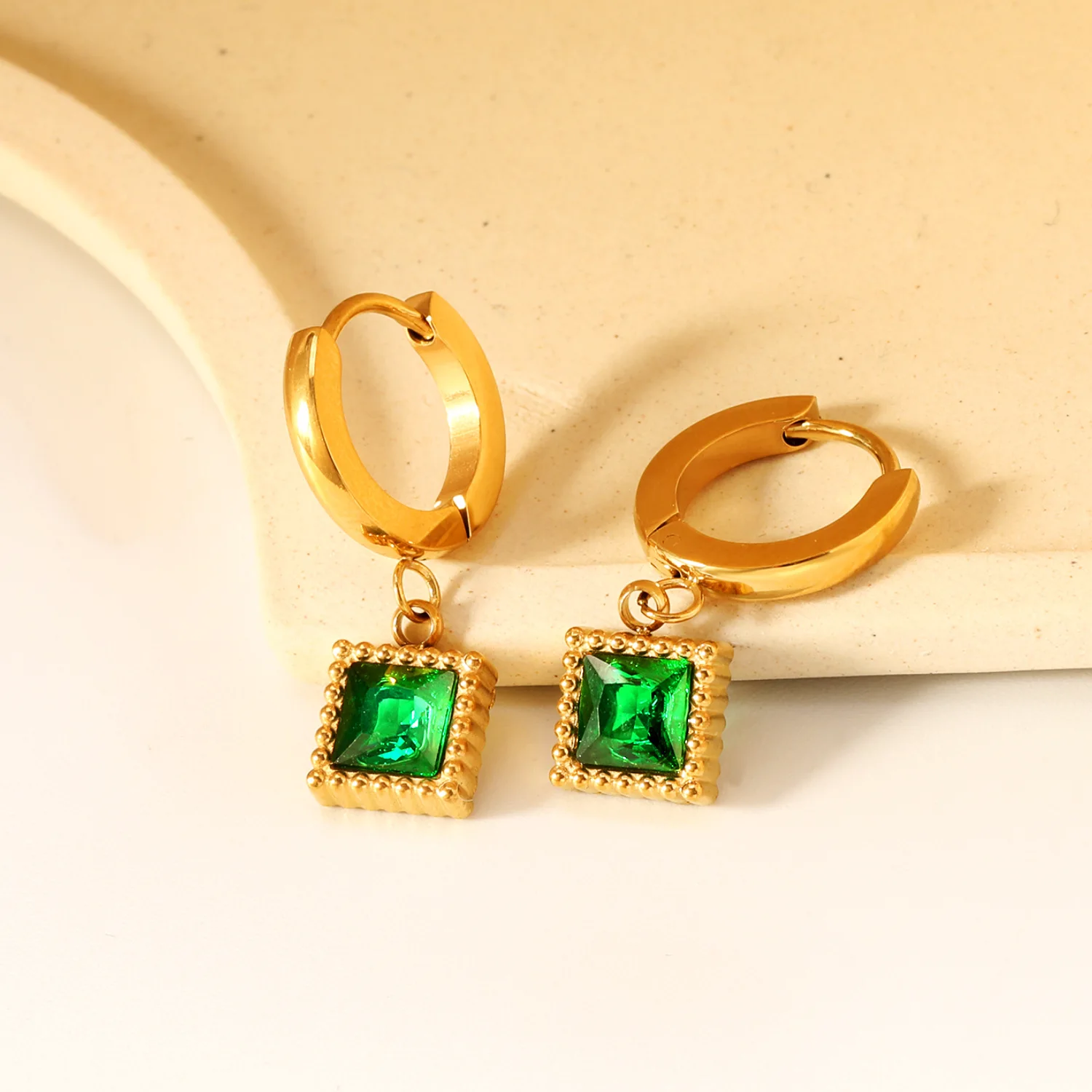 Vintage Square Emerald Zircon Drop Huggie Earrings Titanium Steel Gold Imitation Emerald Wavy Frame Luxury Dangle Jewelry