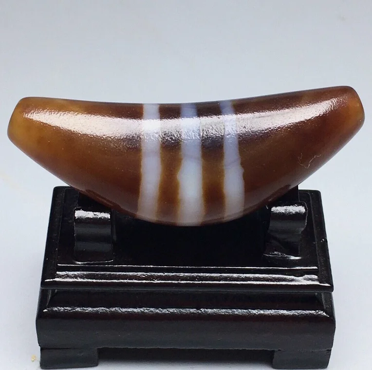 Tibetan Old Oily Patina Red Agate Dzi *3 Lines * Bull Horn Shape Bead 58mm M3280