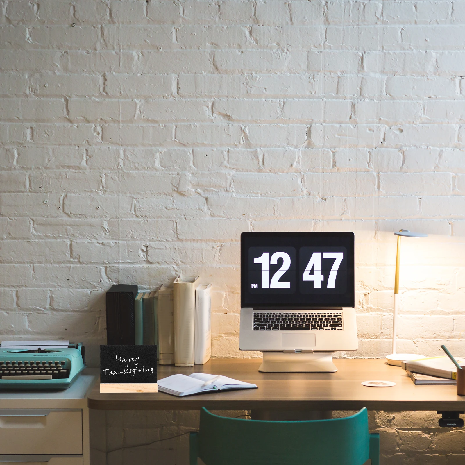 

4Pcs Mini Chalkboard Signs Double Sided Wood Easel Reusable Erasable Message Board for Food Table Place Cards Party Use