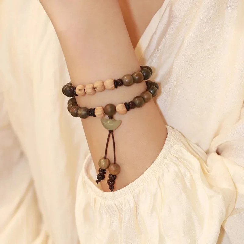 

Natural Green Sandalwood Bracelets: Retro Couple Style, New Chinese Scented Buddhist Bead Jewelry Gifts