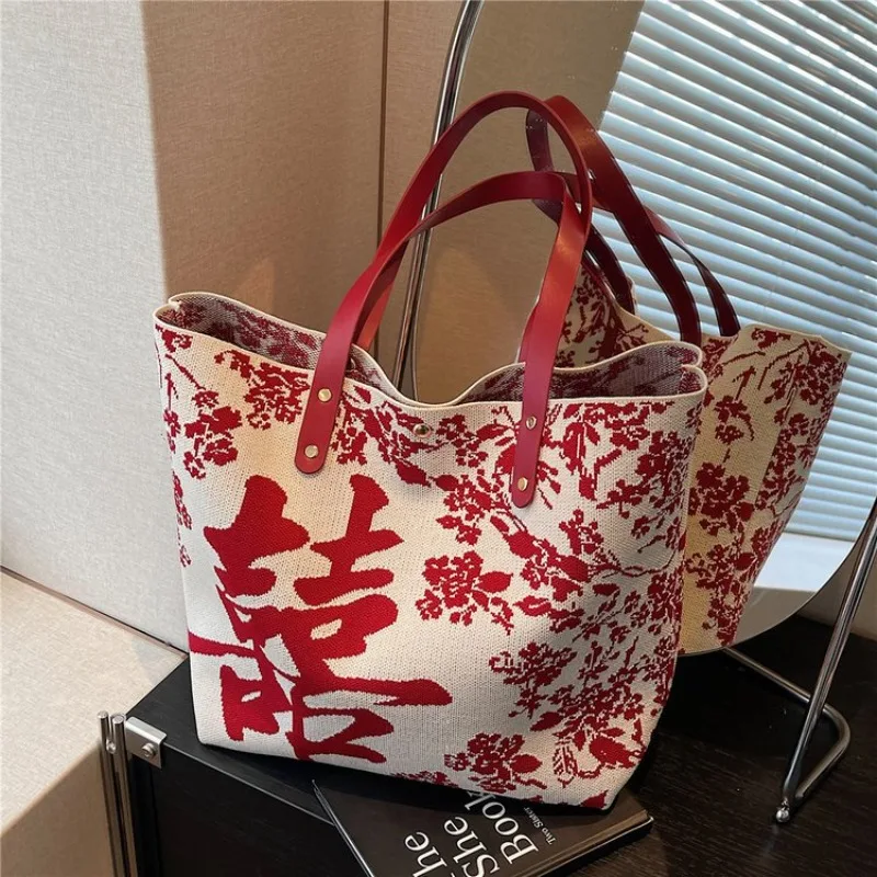 

Trendy Diaper Bag For Women: Simple Luxury Leather Handbag, High-End Vintage Messenger With Paris Style Letter Logo