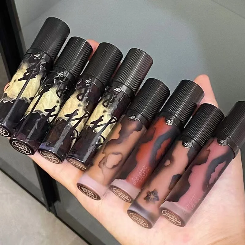 

Бархатный матовый антипригарный блеск для губ с 4 отличными изобретениями