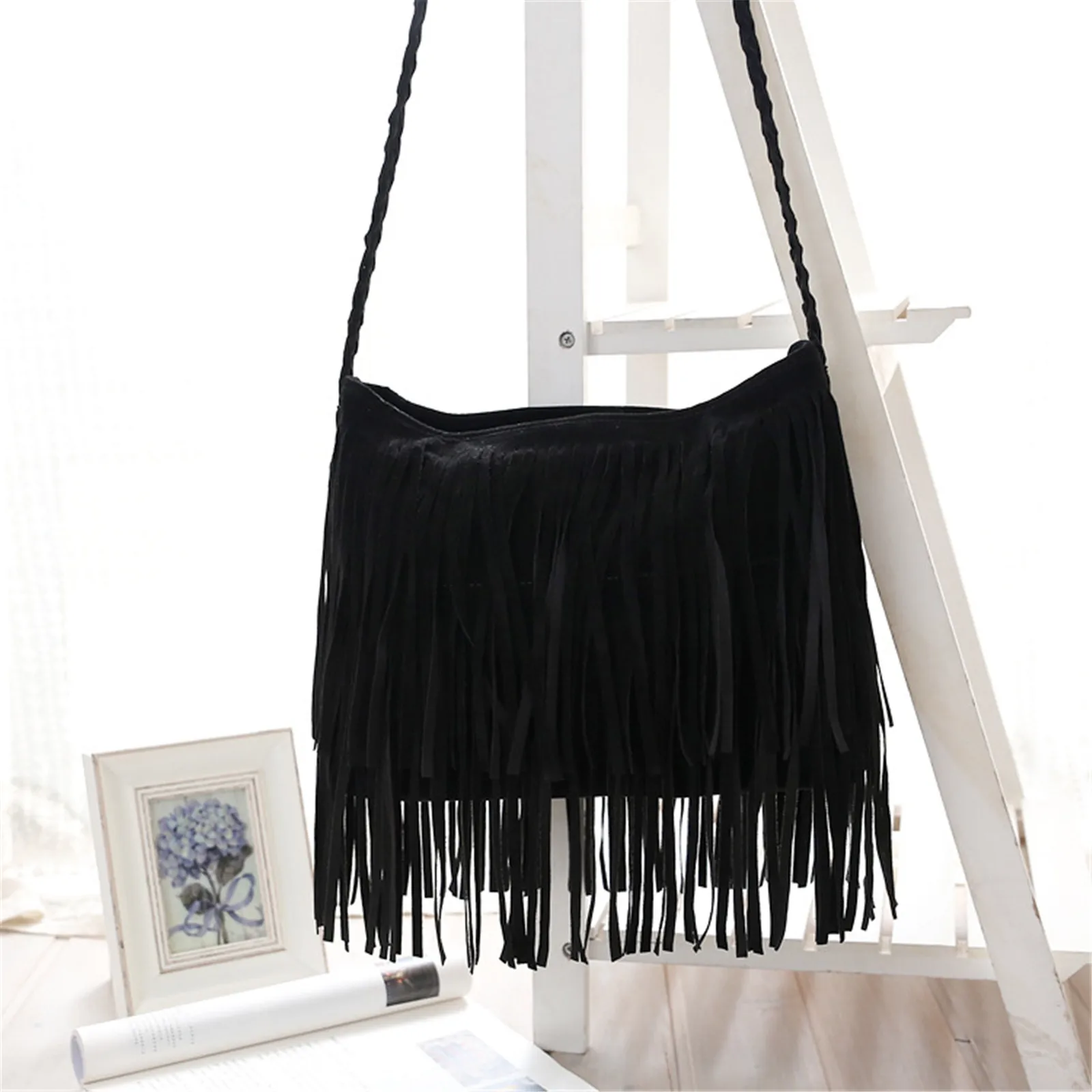 Fashion New Women Shoulder Bag Frosted Tassels Trending Crossbody Bag Leather Velvet Messenger Bag Casual Handbag Shopping Totes