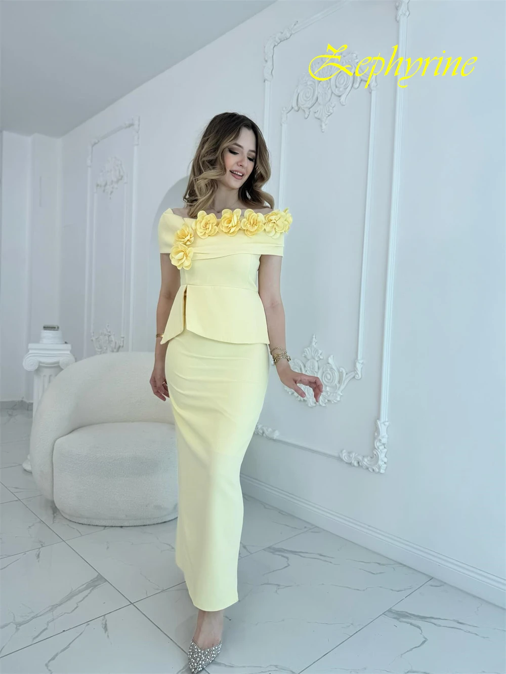 Gaun Malam Leher Perahu Elegan yang Disesuaikan dan Gaun Acara Khusus Jersey Indah dan Gaun Selebriti Bunga Temperamen